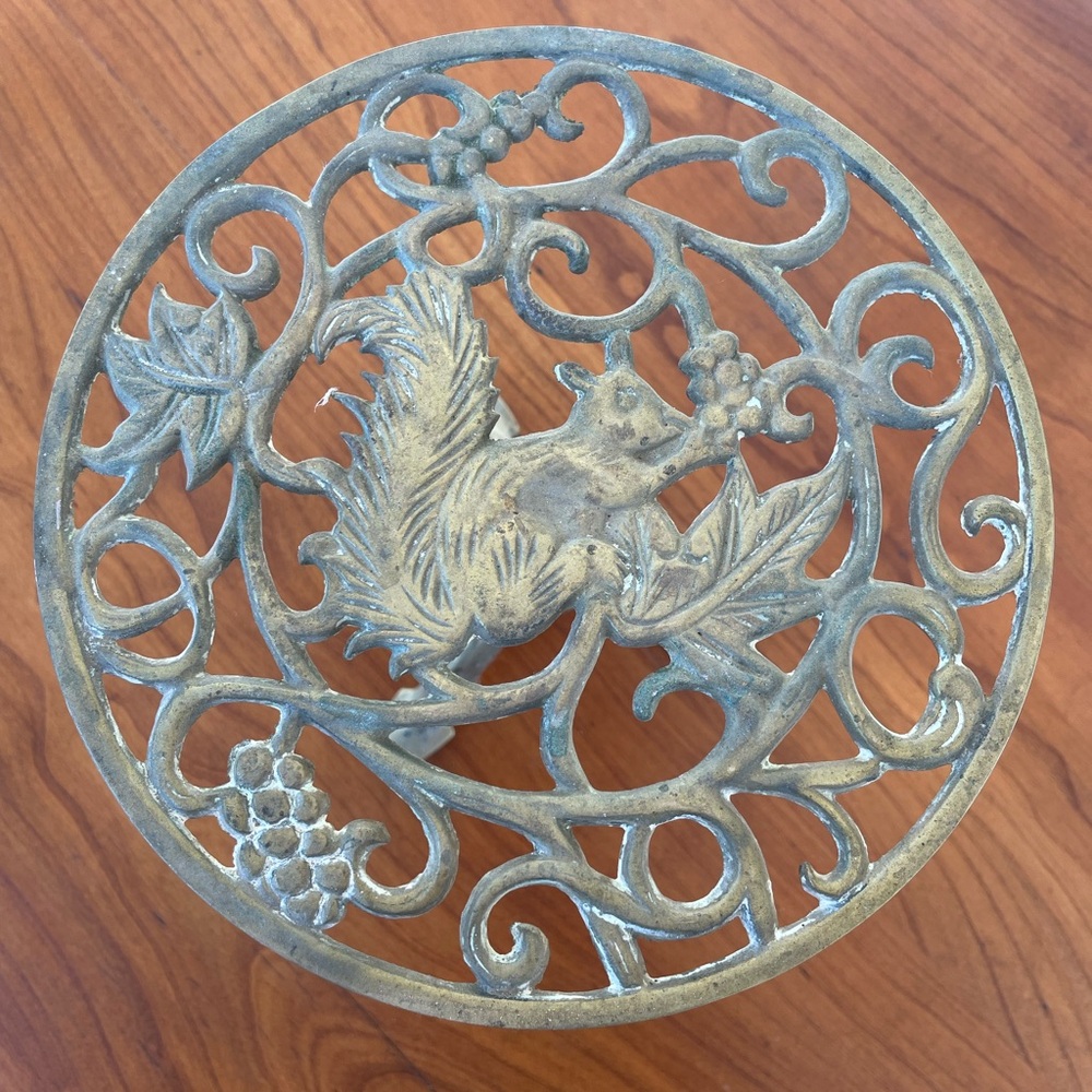 Antique Vintage Squirrel Gilt Brass Mini Tripod Table Tea Trivet Plant Stand - Picture 12 of 13